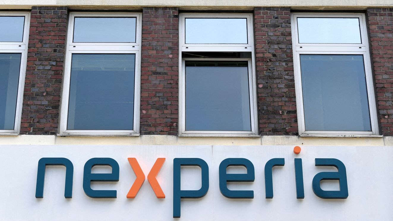 Nexperia chipgyár lefoglalása Hollandia által Holland kormány lefoglalja a Nexperia chipgyárat nemzetbiztonsági okokból