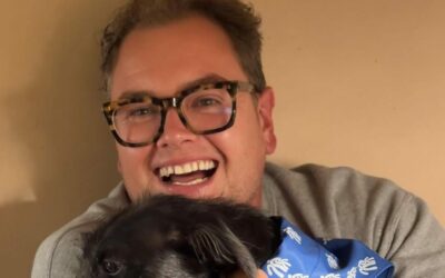Alan Carr: A szívfájdalomtól a gyógyulásig – a humor ereje a nehéz időkben