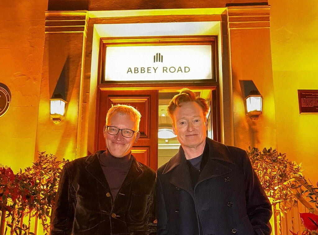 Beatles podcast kulonkiadas Conan O’Brien es Tom Holland vezetesével beatles podcast zene tortenet kultura konan tom holland