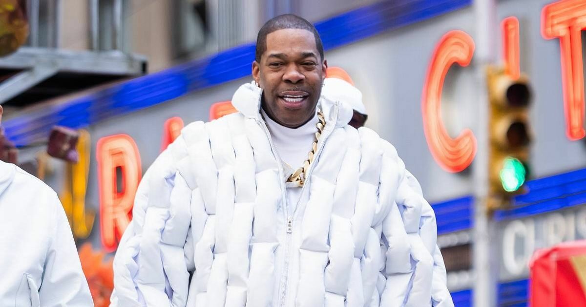 Busta Rhymes fellépése a Macy’s Hálaadás napi felvonuláson busta rhymes koncert halalas napi felvonulas zenei eloadas