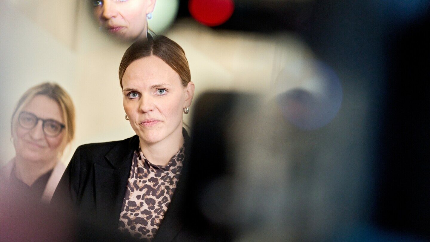 fiatalok digitalis biztonsag social media korlatozas szabalyok