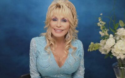 Dolly Parton virtuálisan fogadta el az IAAPA Hírességek Csarnokába való beiktatását