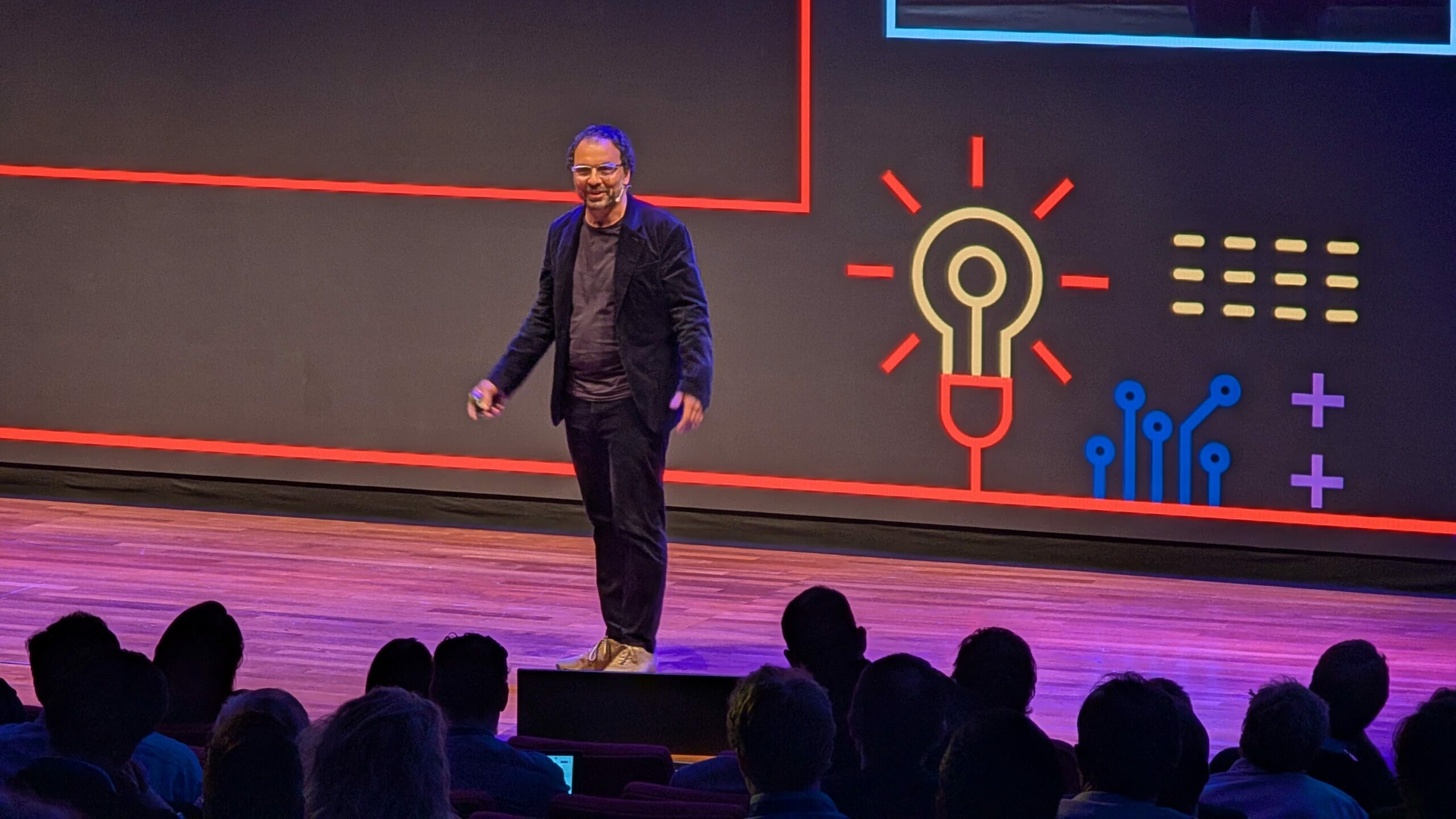 grafen chipgyartas elektronikus fotonikus integralt aramkorok technologia