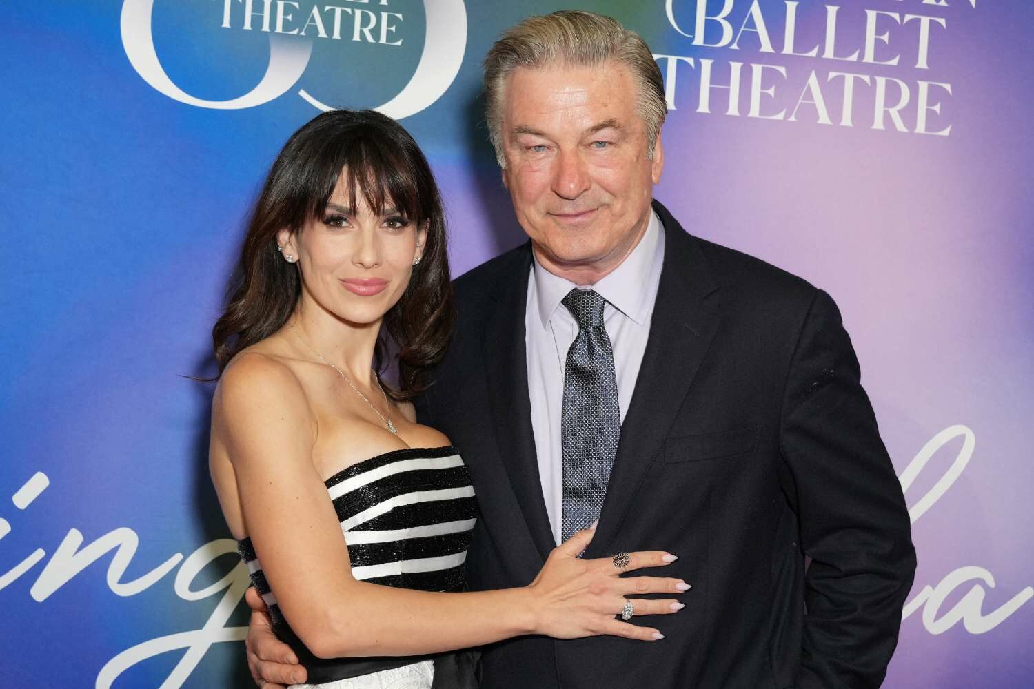 Hilaria Baldwin és Alec Baldwin kapcsolatának kihívásai és bölcsességei kapcsolat kihívások korkülönbség élet bölcsességek hírességek