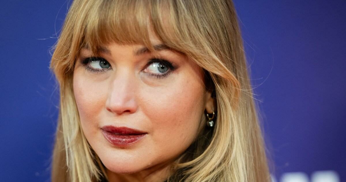 Jennifer Lawrence tapasztalatai az anyaságról és színész kollégákról szinesz anyasag filmipar tapasztalatok interju kulisszatitkok