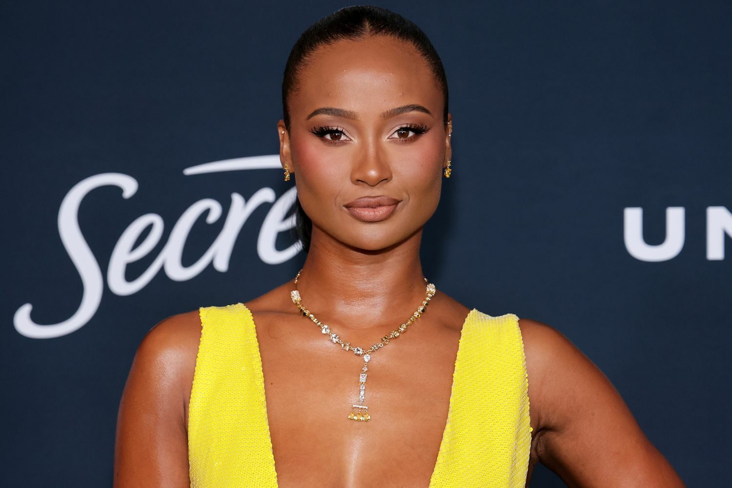 Kayla Nicole bocsánatkérés és felelősségvállalás a múltbéli posztok miatt online kommunikacio felelossegteljes valtozas kayla nicole