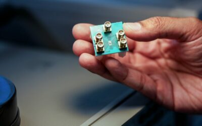 Forradalmi mikrohullámú neurális hálózat-chip: a jövő számítástechnikája