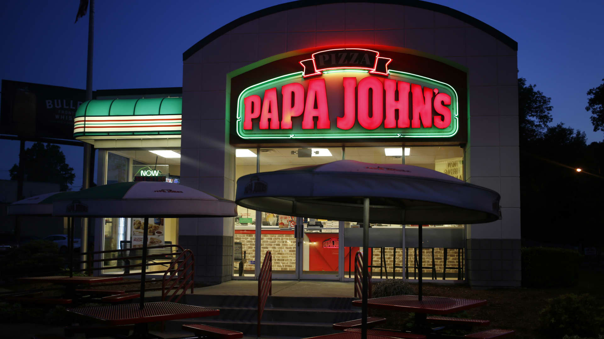 Papa Johns reszvenyek esese es negyedeves eredmenyek elemzese
