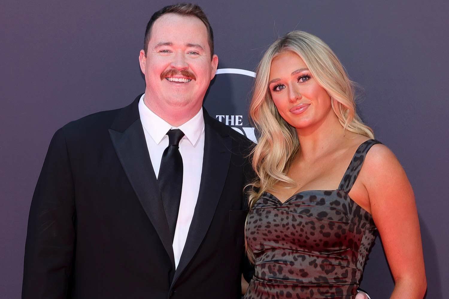 Shane Gillis és Grace Brassel szakítás részletei és pletykák kapcsolat szakítás pletykák hírességek párkapcsolat élet