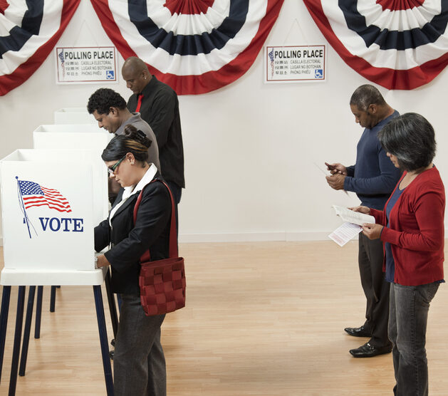 tomeges lovoldozesek hatasa valasztoi reszvetelre es fegyverkorlatozasra