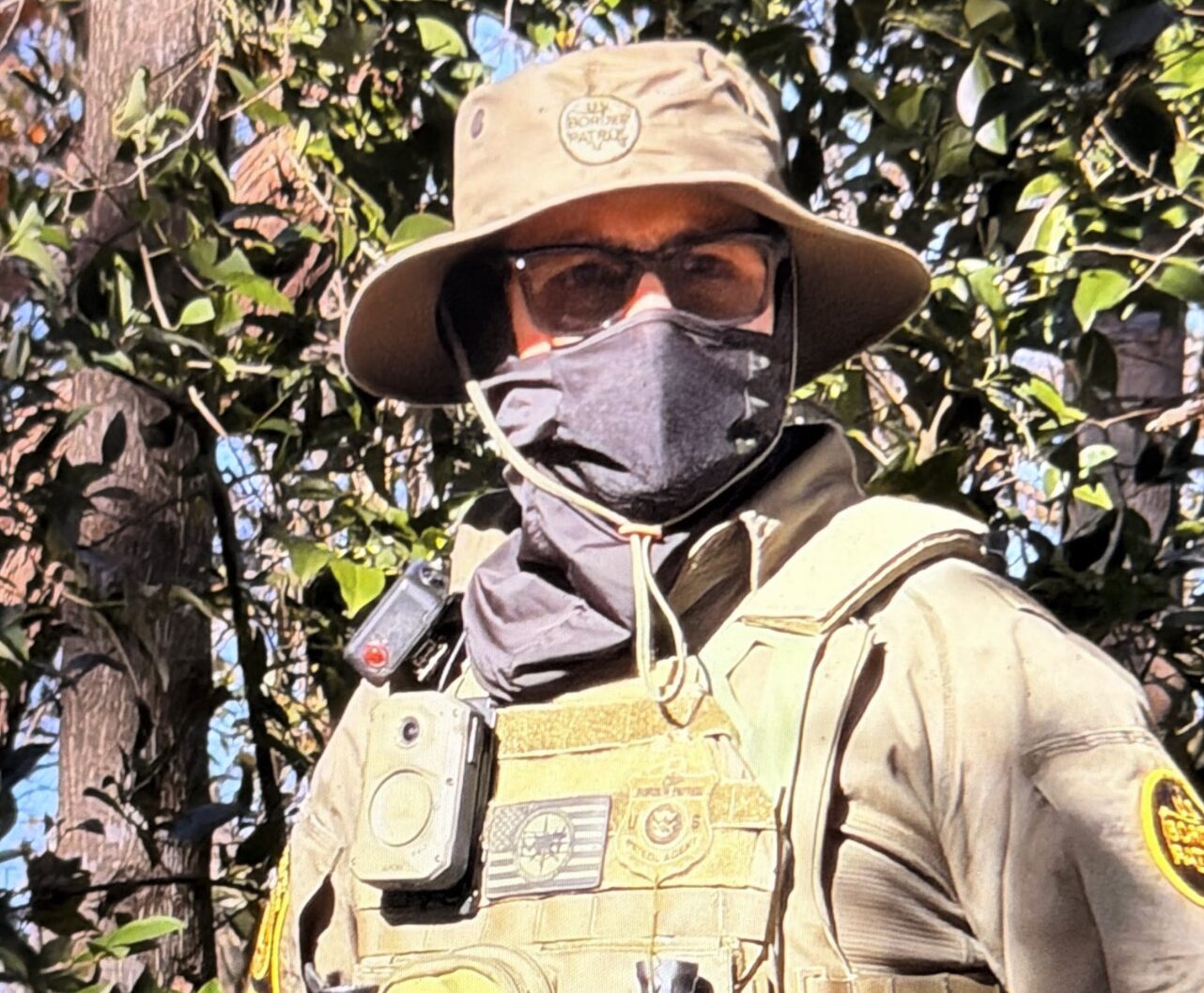 Amerikai határőr okosszemüveg használata és DHS tiltás amerikai hataror okosszemueveg titkos felvetel technologia