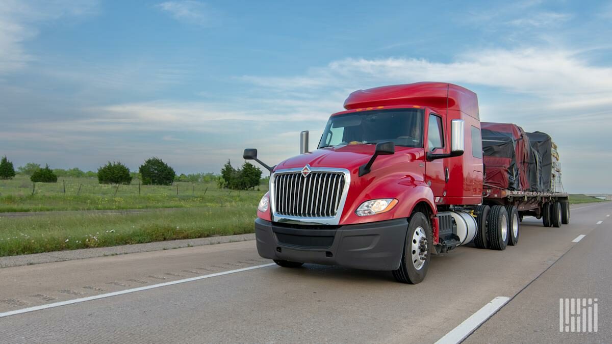 PGT Trucking Debrick Truck Line felvásárlás és kapacitásbővítés nyugati jelenlet szallitasi kapacitas bovitese eszak-amerika
